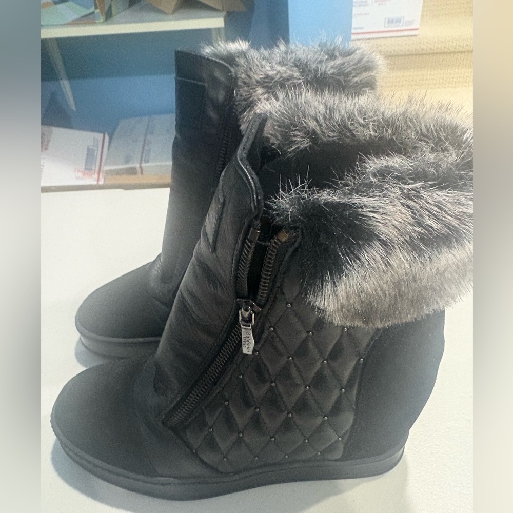 Baldinini Black Quilted Winter Boots with Faux Fur